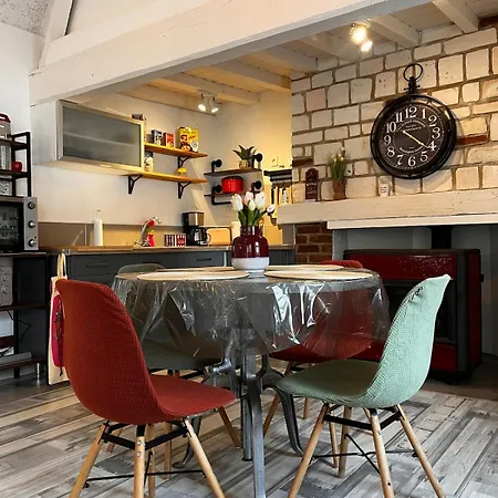 Holiday home Charme De L'ancien Atypique